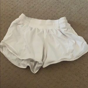 Lululemon hotty hot shorts 2.5